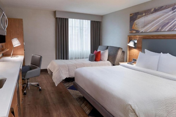 Four Points by Sheraton Hamilton - Stoney Creek image 9